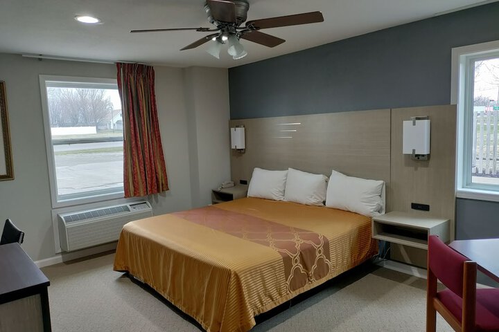 Room 33 of 43