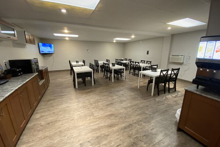 Dauphin Inn Express