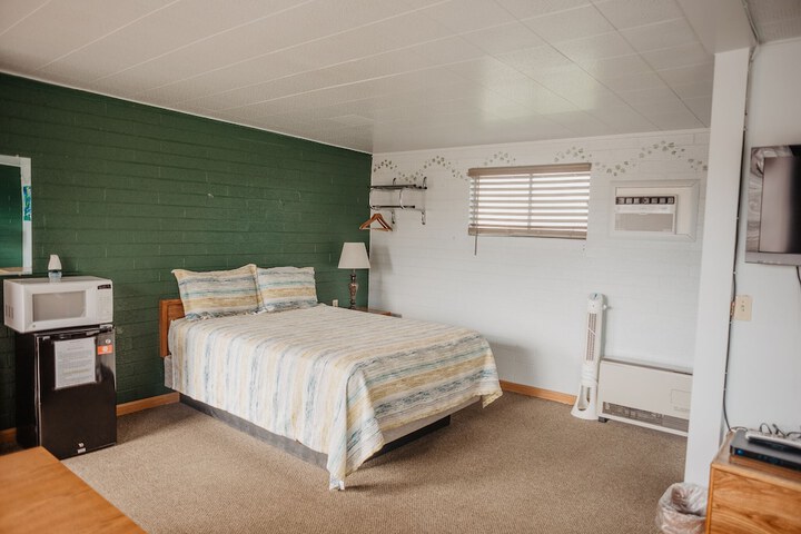 Lamplighter Lodge