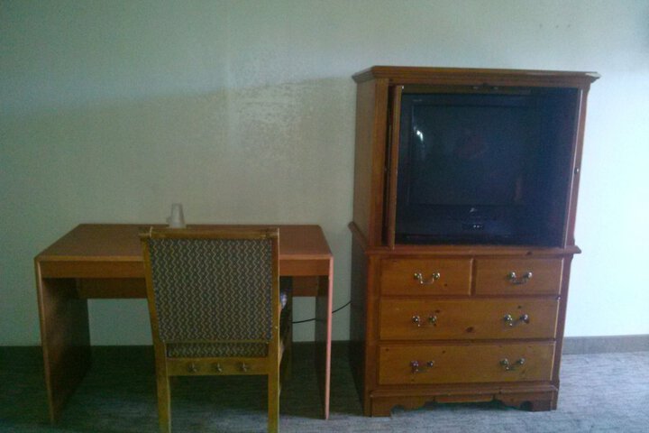 Room 12 of 18