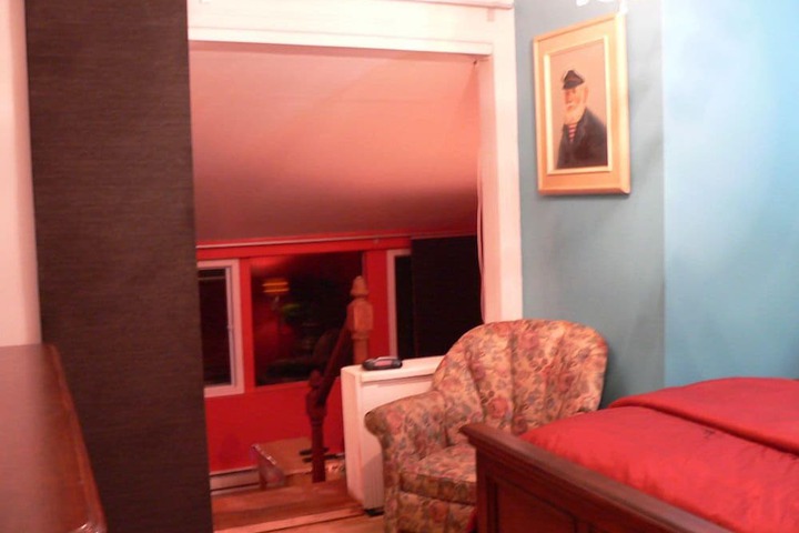 Room 10 of 31