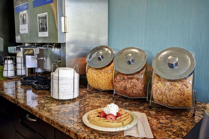 Breakfast/Coffee Service 87 of 97