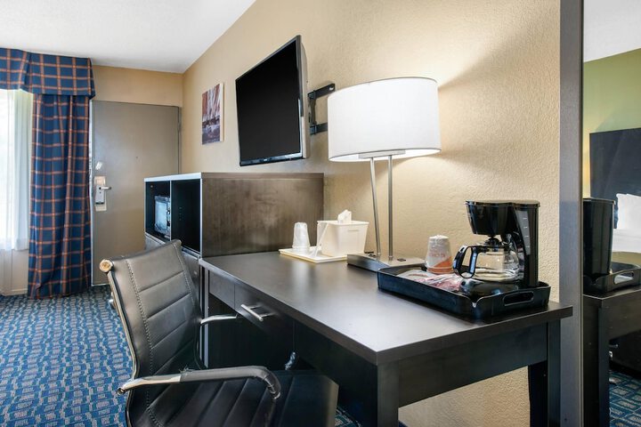 Quality Inn & Suites Brooksville I-75 / Dade City