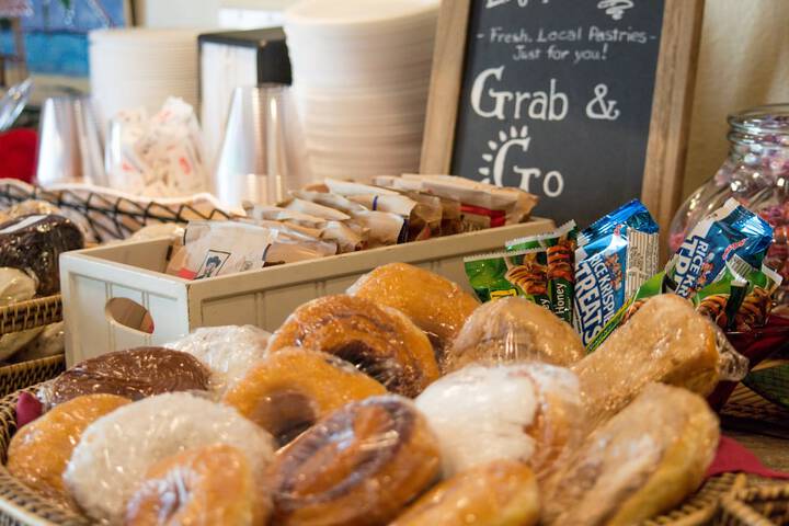 Breakfast/Coffee Service 127 of 145