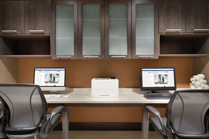 Business Center 31 of 31