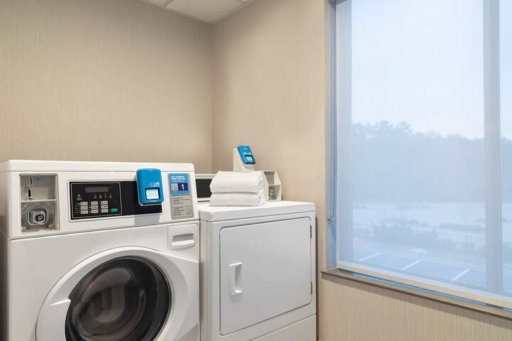 Holiday Inn Express Hotel and Suites of Opelika / Auburn by IHG