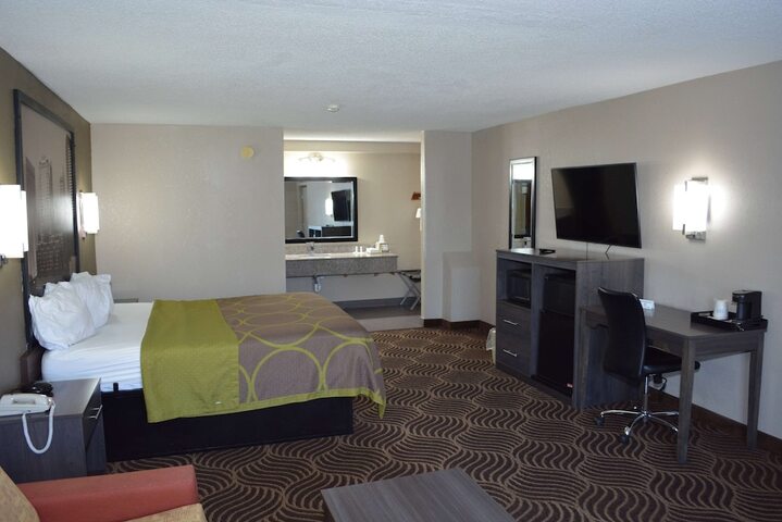 Room 15 of 24