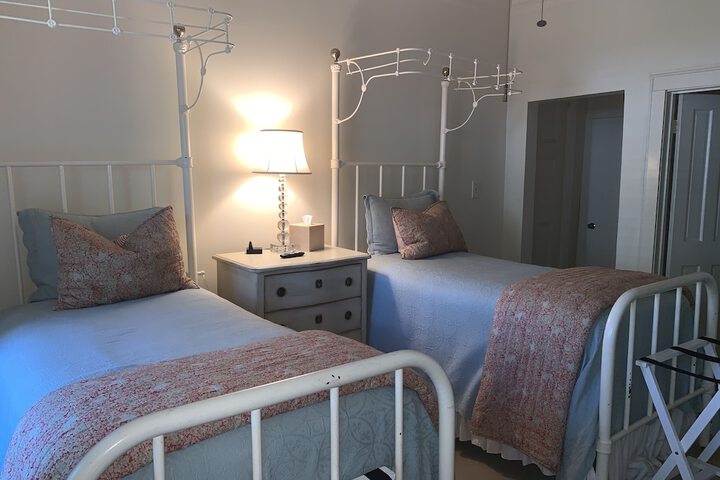 Room 63 of 98