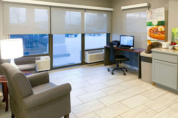 Business Center 36 of 36
