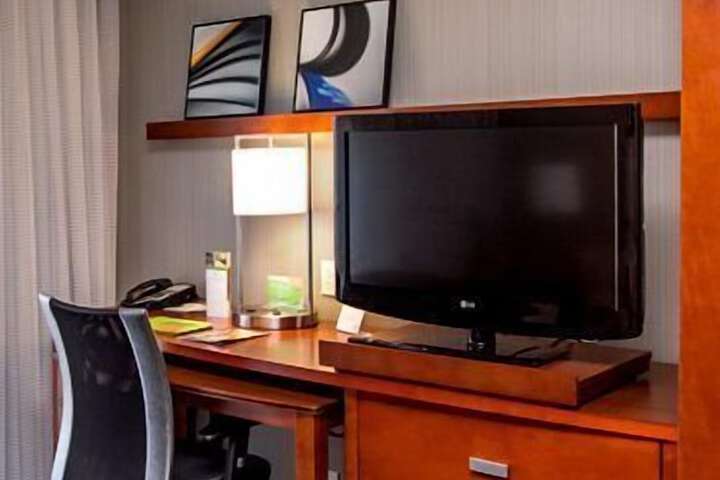 Courtyard by Marriott Salina