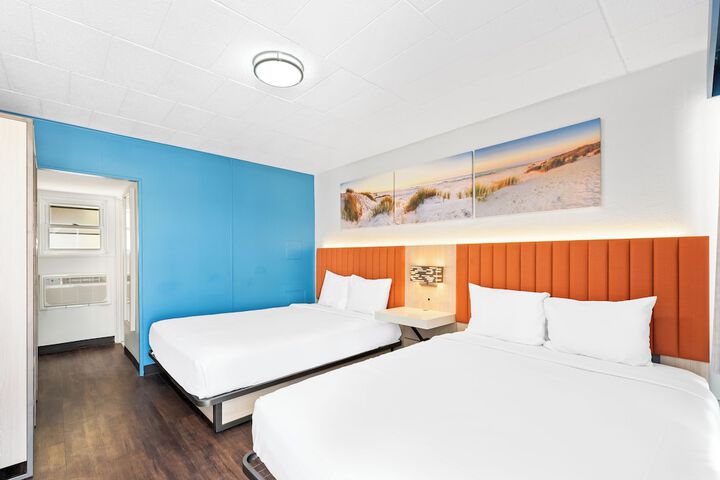 Room 13 of 20