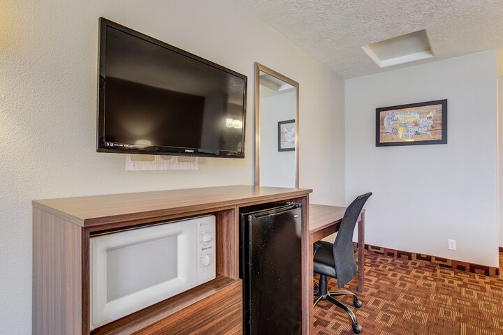 Room 27 of 35