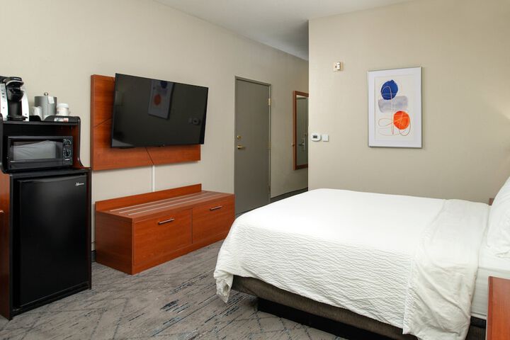 Room 42 of 75