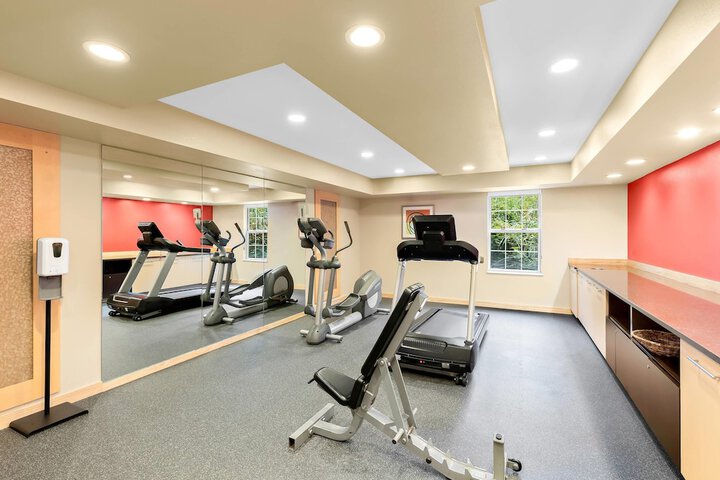 MainStay Suites Middleburg Heights Cleveland Airport
