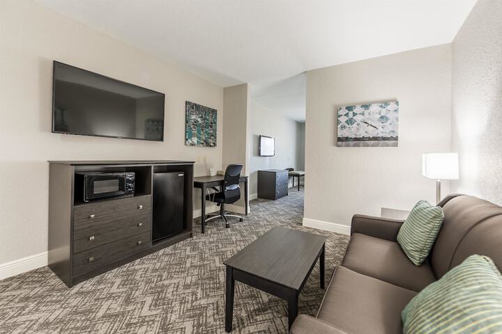 Room 6 of 26