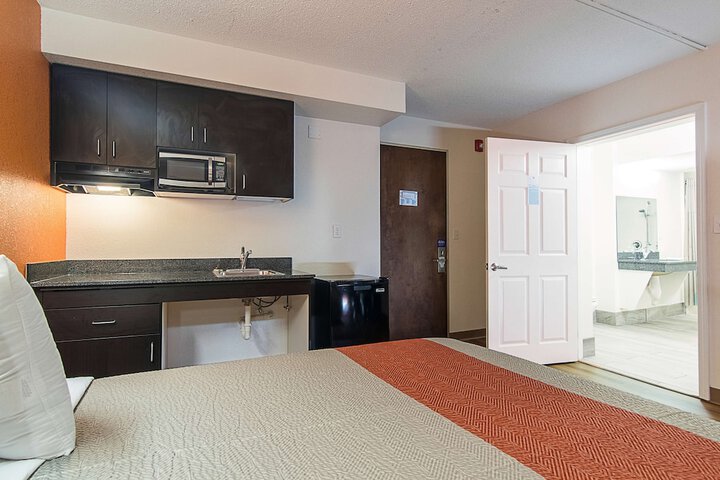 Room 25 of 36
