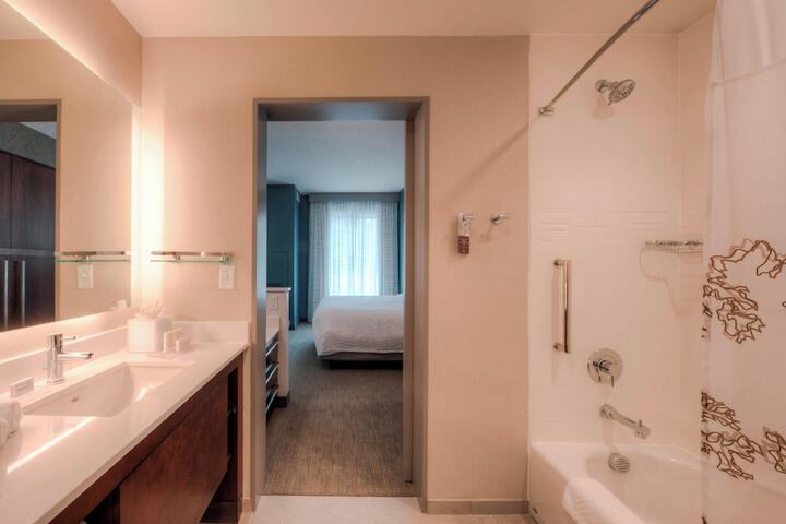 Room 34 of 87