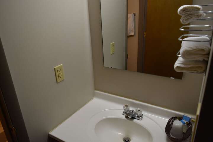 Room 11 of 19