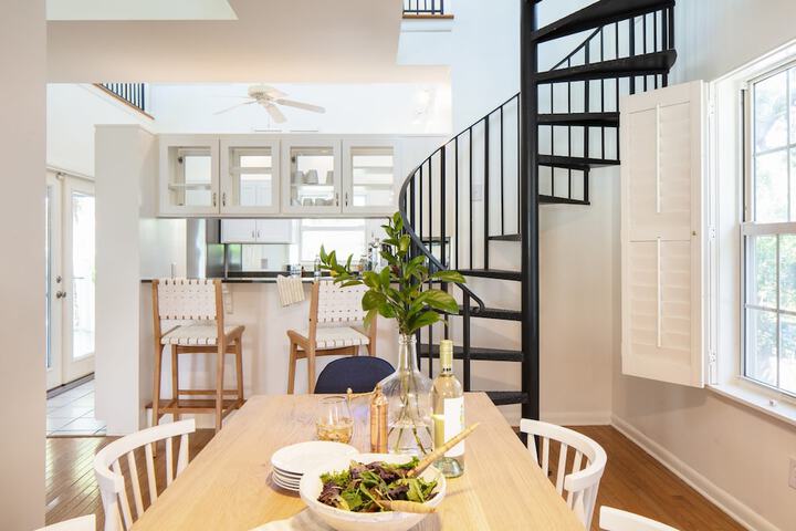 Hemlock by Avantstay Minutes From Folly Beach w / Multiple Patios