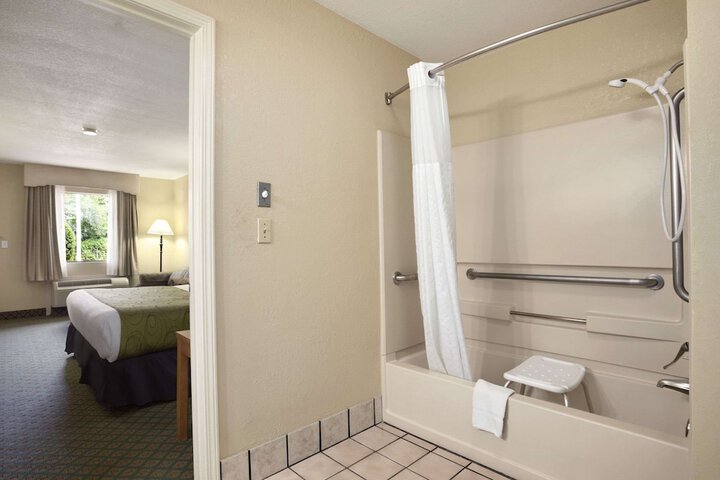 Room 9 of 21