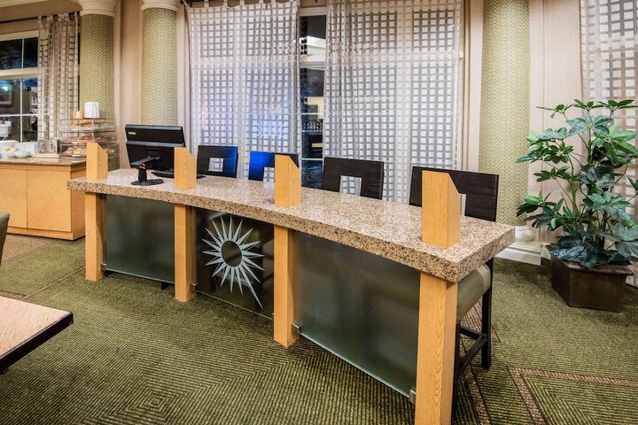 Business Center 46 of 47