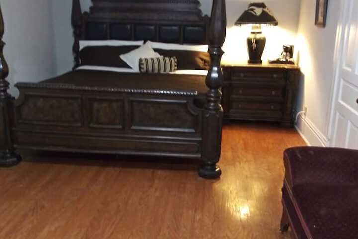Room 17 of 40