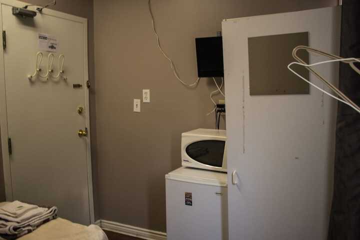 Room 42 of 73