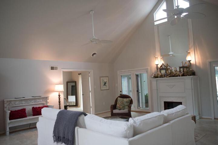 The Inn at White Oak