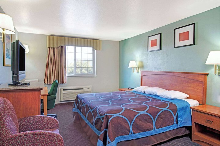 Room 14 of 14