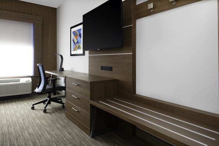 Room 14 of 36