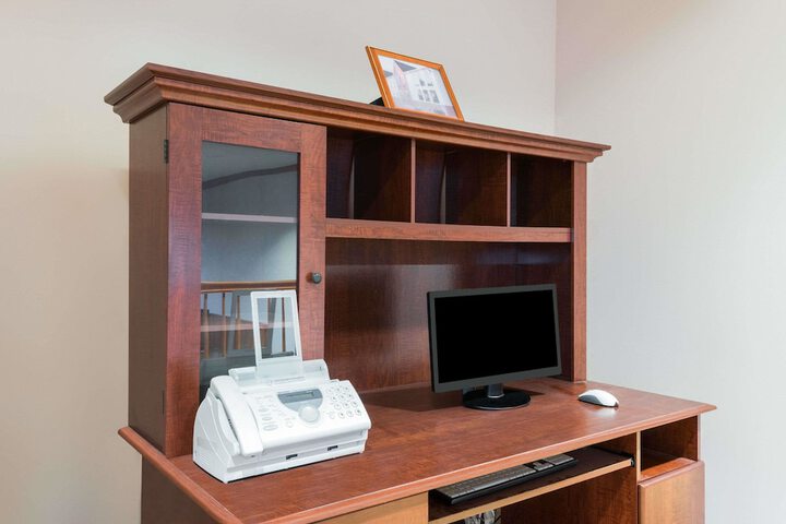 Business Center 14 of 14