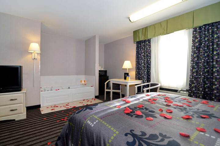 Room 13 of 19