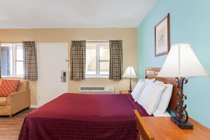 Room 21 of 27