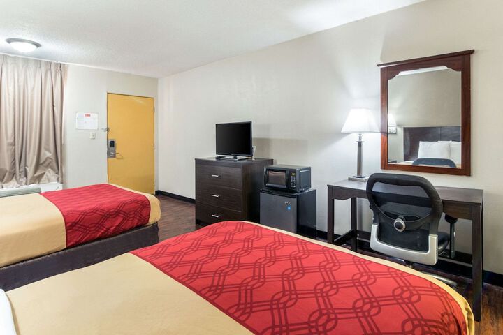Room 18 of 29