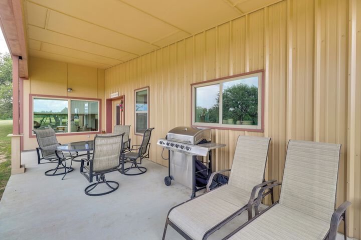 Bertram Ranch Property w / Patio & Gas Grill!