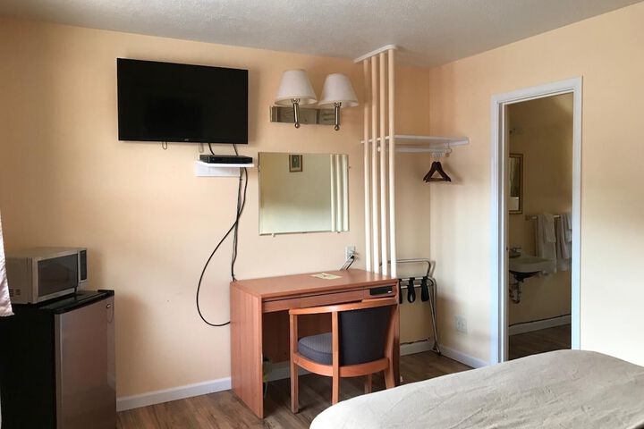 Room 14 of 22