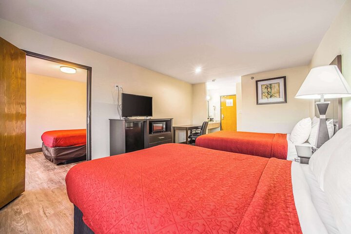 Room 42 of 60