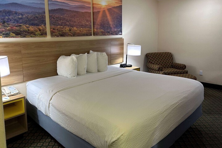 Days Inn & Suites by Wyndham Eunice