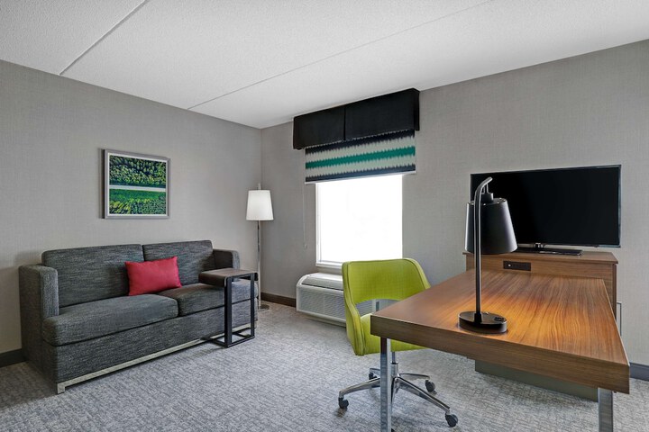Hampton Inn & Suites by Hilton Belleville