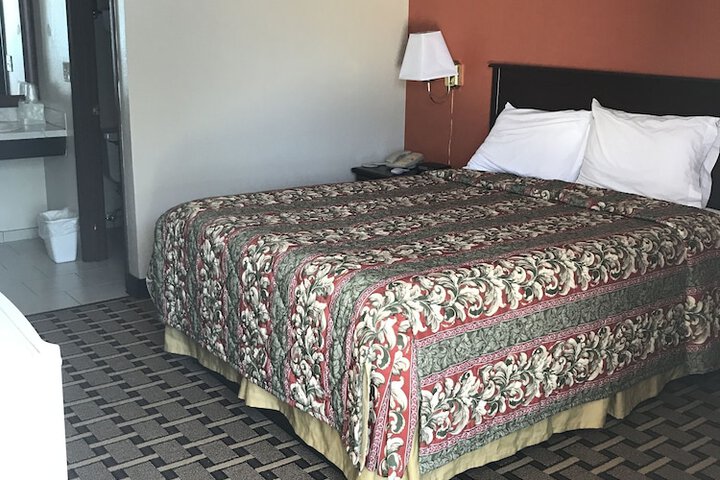 Room 11 of 24
