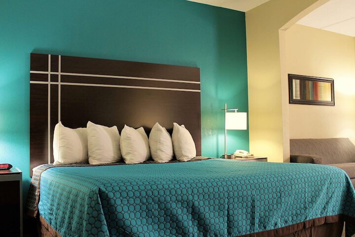 Room 8 of 20