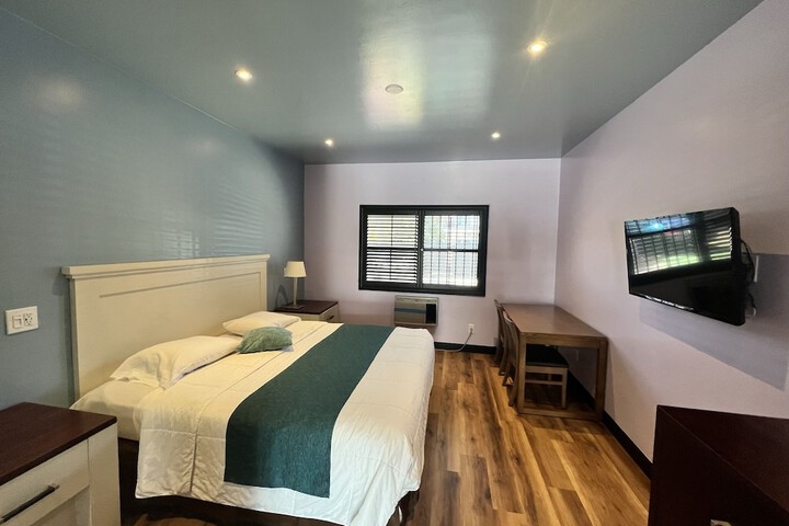 Room 18 of 27