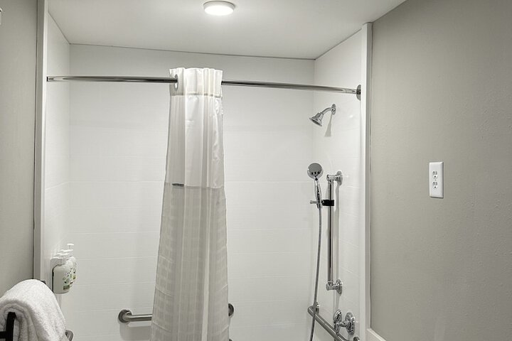 Room 48 of 99
