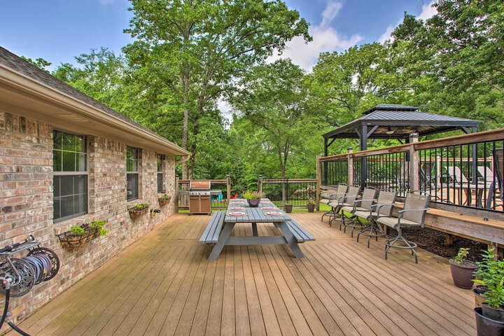 Happy Trails Hideout w / New Bunk House & Hot Tub!