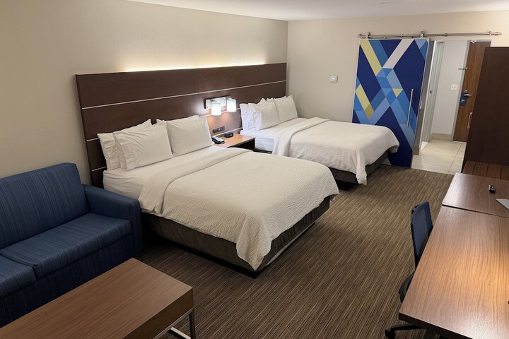 Holiday Inn Express & Suites Hannibal - Medical Center by IHG