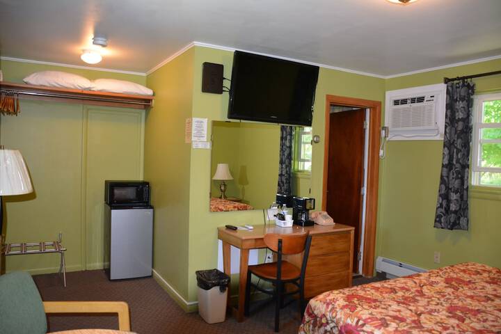 Room 34 of 63