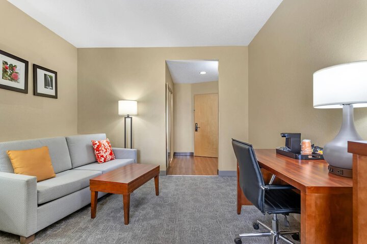 Comfort Suites Oxford I-20 exit 188
