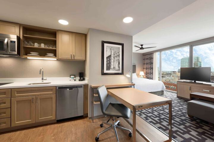 Room 21 of 38
