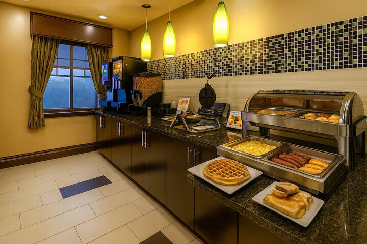 La Quinta Inn & Suites by Wyndham Port Orange / Daytona