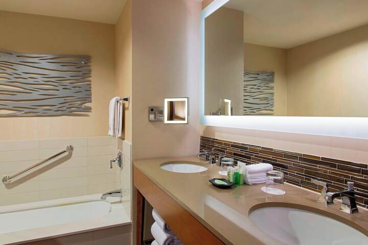 The Westin La Paloma Resort and Spa